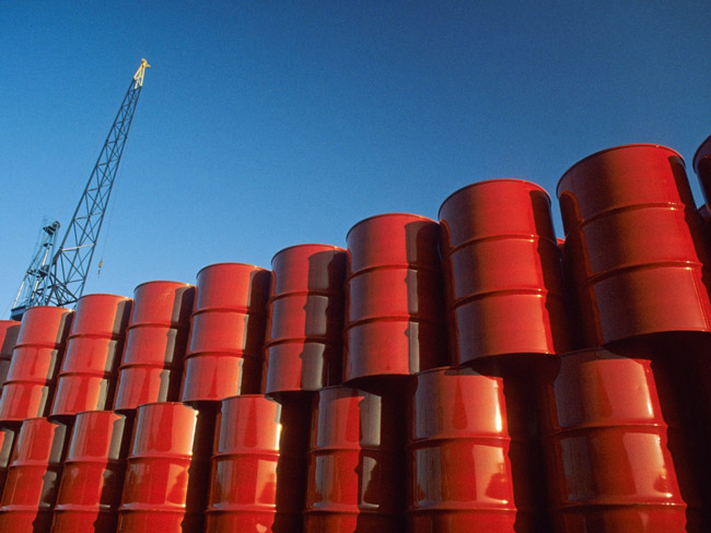 Giá dầu thô thế giới rập rình tăng