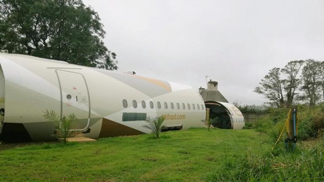 Chiếc máy bay Airbus A319 của hãng Etihad Airways đã từng được sử dụng để chở khách.