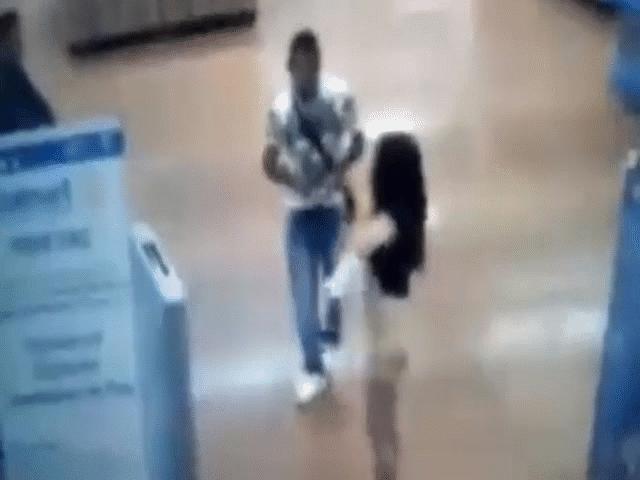 Thế giới - Mexico: Bị cáo buộc "tắt mắt", người phụ nữ lột đồ để chứng minh