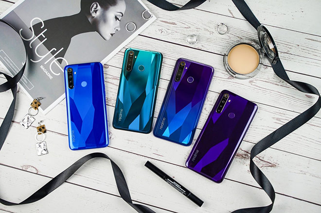 Thiết kế mặt lưng trên bộ đôi Realme 5.