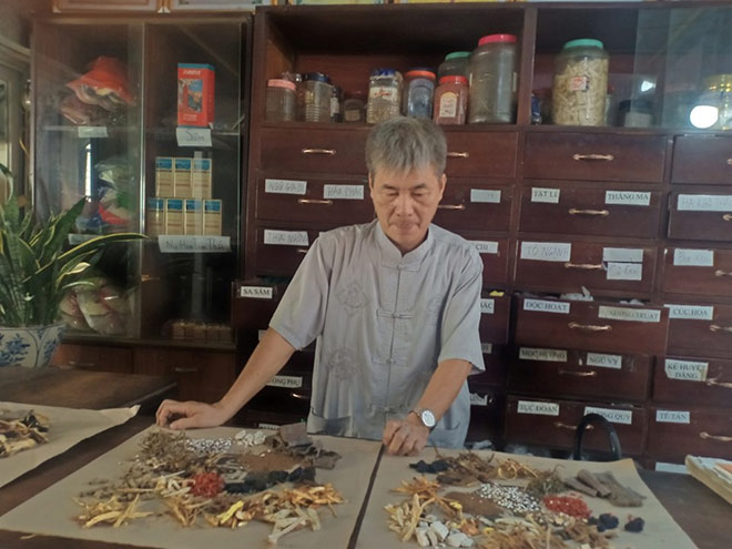 Lương y Nguyễn Văn Toàn luôn trăn trở để tìm ra phương pháp chữa bệnh yếu sinh lý và vô sinh, hiếm muộn hiệu quả nhất.