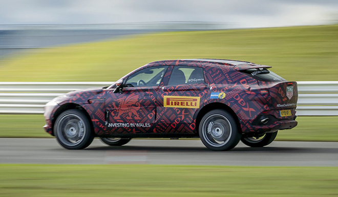 Mẫu SUV đầu tiên của Aston Martin sẽ dùng động cơ V8 - 3
