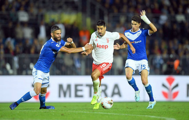 Juventus thắng nhọc Brescia 2-1 ở vòng 5 Serie A để tiếp tục bám đuổi đội đầu bảng Inter Milan