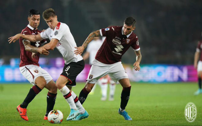 Milan thua ngược trên sân Torino