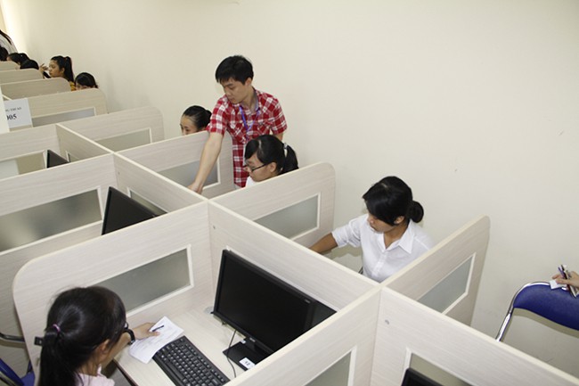 Kỳ thi trên máy tính dành cho học sinh lớp 12 được ĐH Quốc gia Hà Nội tổ chức từ năm 2015. Ảnh: V.N.U