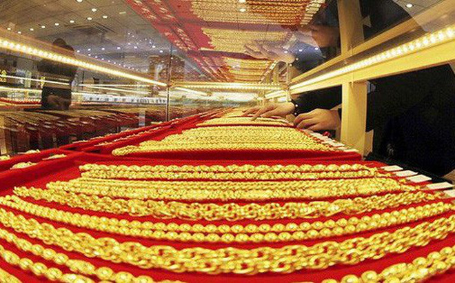 Vàng đang dần gượng dậy sau cứ trượt dốc mạnh hôm qua.