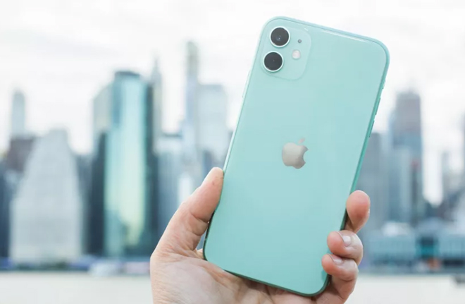 iPhone 11 chỉ có camera sau kép.