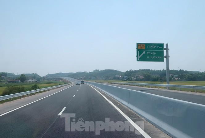 Với cao tốc Bắc Giang - Lạng Sơn, thời gian đi lại giữa Hà Nội - Lạng Sơn rút ngắn còn 2 tiếng 30 phút.