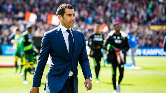 Tin-HOT-bong-da-toi-29-9-Man-City-da-tinh-chuyen-chia-tay-Pep-Guardiola-van-bronckhorst-werkt-bij-manchester-city-aan-ontw-1569753497-928-width660height371.jpg