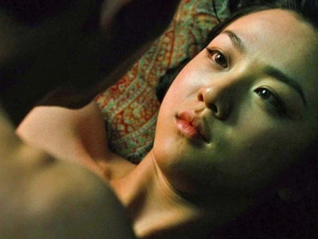 Bạn trẻ - Cuộc sống - Tỉnh dậy nằm bên người yêu của bạn thân, tôi bật khóc khi nghe anh thú nhận