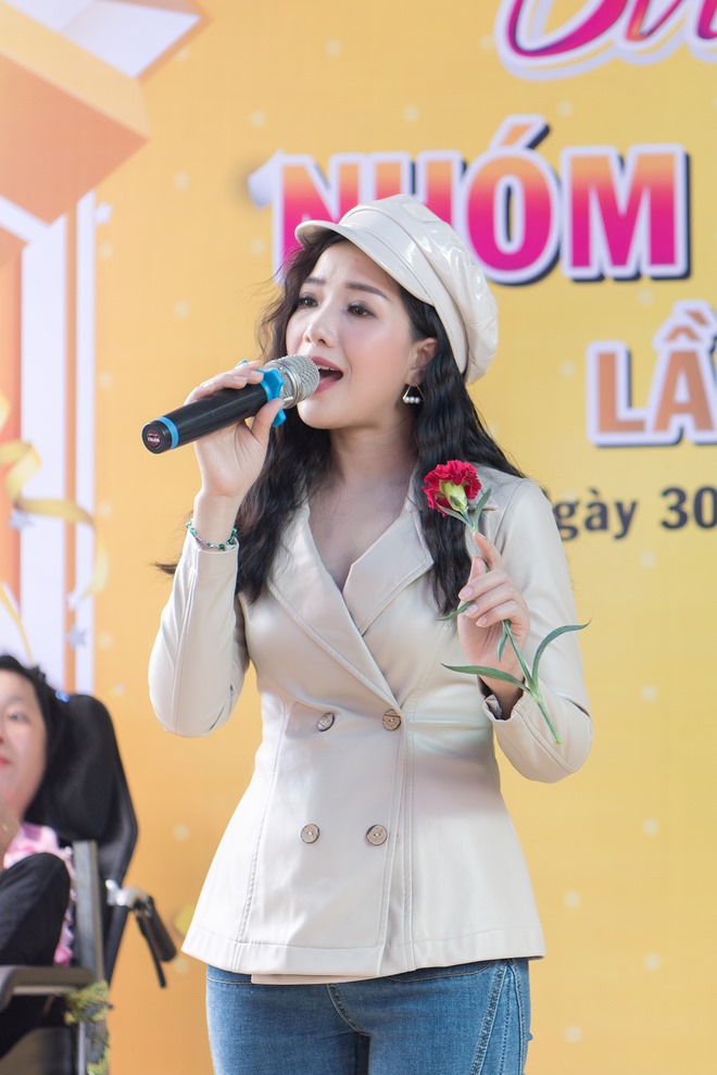 3 chàng Mister Việt Nam không ngại lăn xả vào bếp nấu ăn cho người khuyết tật - 2