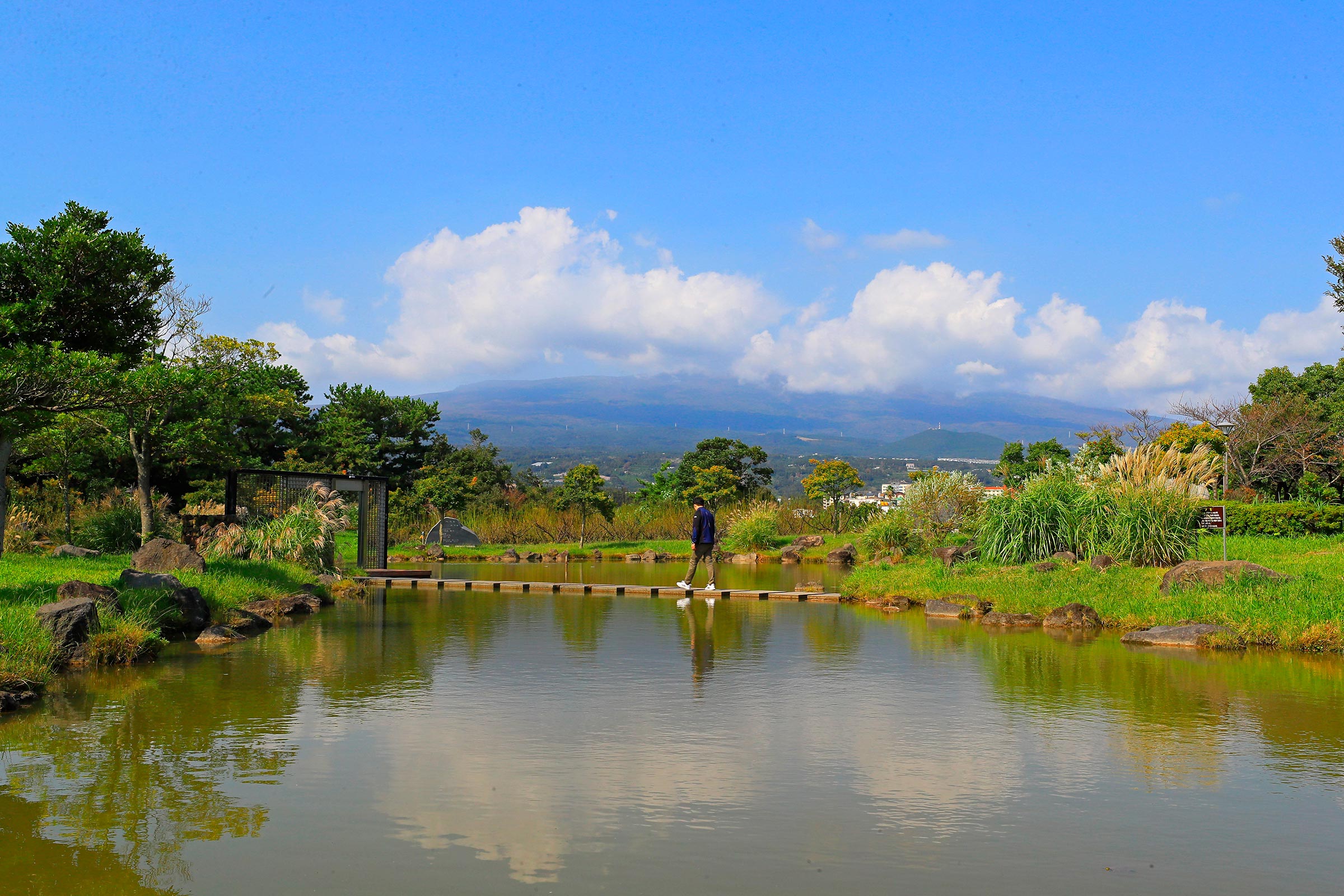 Việt Nam nằm trong top những quốc gia đẹp nhất thế giới - 14