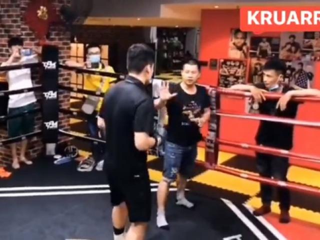 Thể thao - Muốn ăn đấm từ kẻ giỏi nhất lò boxing, võ sư Vịnh Xuân bị 1 đòn "tắt điện"