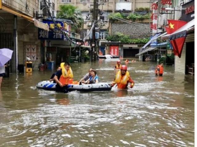 Hai lý do khiến Trung Quốc trải qua mưa lũ bất thường suốt hơn 30 ngày liên tiếp