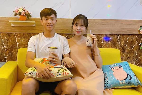 Vợ chồng Văn Đức và Nhật Linh hạnh phúc chờ đón con đầu lòng - 2