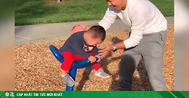 Khi các ông bố có tay nhanh hơn não