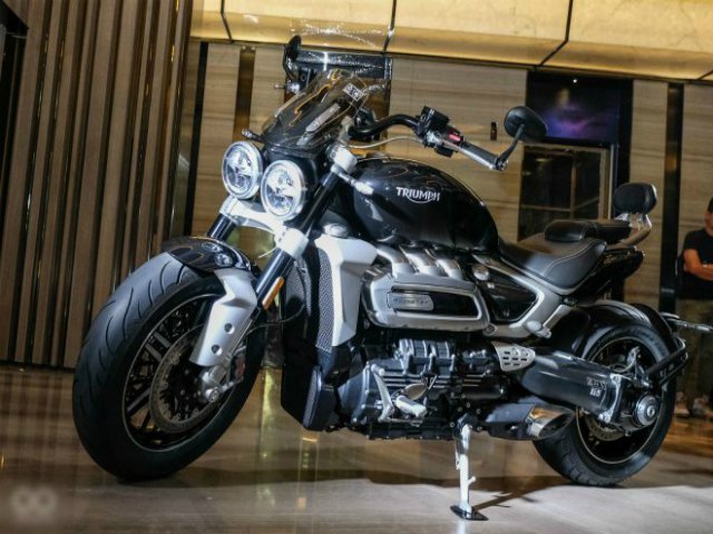 Thế giới xe - Cận cảnh “tên lửa mặt đất” Triumph ROCKET 3 GT hàng khủng