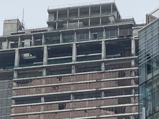 Kinh doanh - Cận cảnh cao ốc 42 tầng "đắp chiếu" gần thập kỷ giữa trung tâm TP.HCM