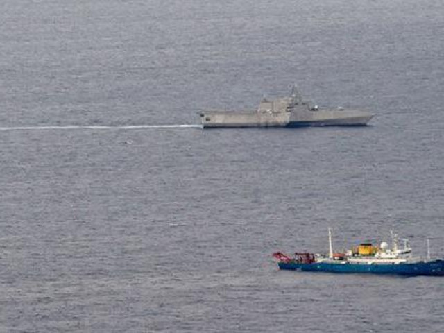 Thế giới - Tàu chiến Mỹ đến gần tàu Hải Dương 4 và tàu kiểm ngư Việt Nam ở biển Đông