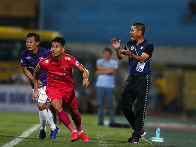 Ghế nóng bất thường ở V-League - 1