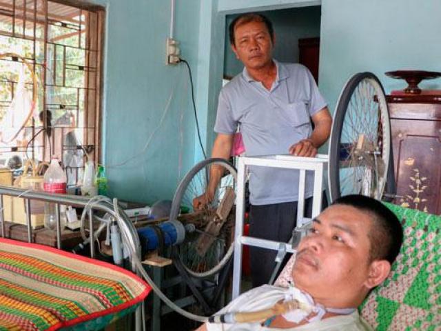 Tin tức trong ngày - Người cha nghèo chế tạo máy trợ thở cứu con