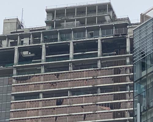 Cận cảnh cao ốc 42 tầng &#34;đắp chiếu&#34; gần thập kỷ giữa trung tâm TP.HCM - 4