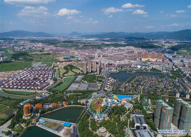 Tập đoàn Zhejiang Garden Group Holdings Ltd đóng trụ sở ở làng có doanh thu hàng chục tỷ nhân dân tệ.
