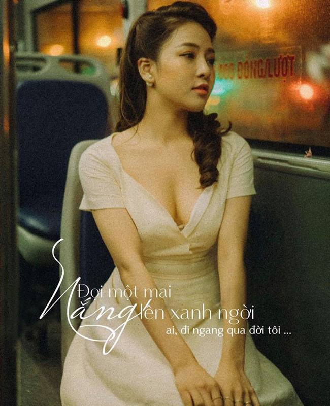 Lý do cư dân mạng có cơ sở để nghi ngờ vòng 1 nhân tạo của Trâm Anh chính là vòng ngực khá cao, ngay cả khi nằm tập vẫn không bị chảy, bẹp.&nbsp;
