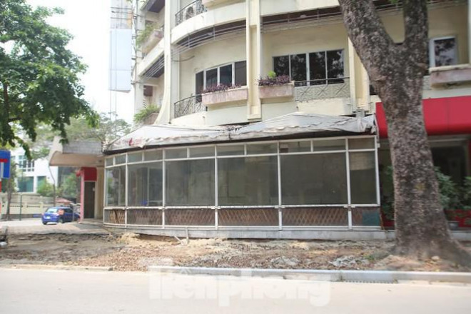 Cảnh nhếch nhác tại khu đất "vàng" 80 Lý Thường Kiệt sau 4 năm chưa thể thu hồi của Tổng Cty Đường sắt.