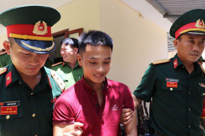 Sau khi bị bắt, Triệu Quân Sự đã được bàn giao cho cơ quan điều tra Quân khu 5. Ảnh: TN