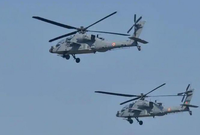 Trực thăng Apache của không quân Ấn Độ đã được triển khai liên tục trên biên giới với Trung Quốc