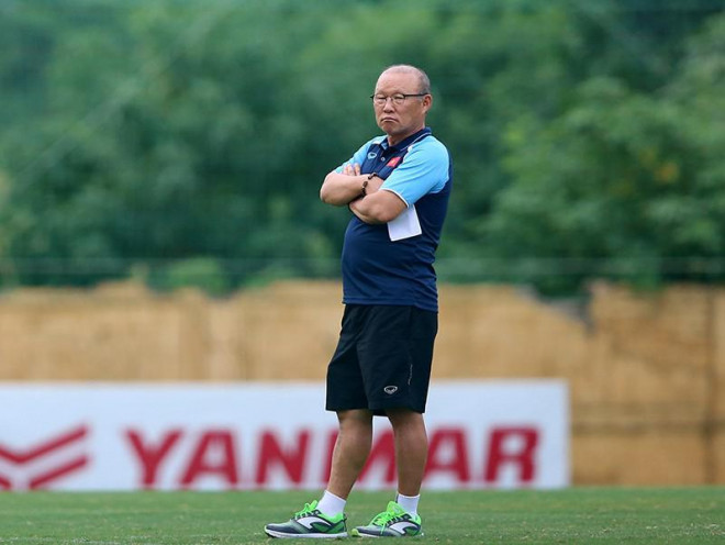 Ông Park lo lắng cho tuyển trẻ U-22 Việt Nam không có nhiều nhân tài. Ảnh: NGỌC DUNG