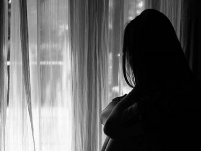 Pháp luật - Bắt giữ người đàn ông say xỉn dâm ô với bé gái 12 tuổi