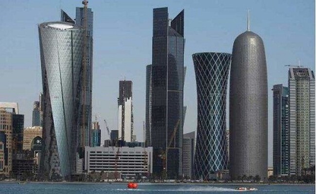Qatar là một quốc gia có chủ quyền tại Tây Á, giàu có và trù phú. Đây là 1 trong những cường quốc kinh tế thế giới.
