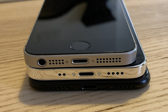 iPhone 12 5,4 inch so kè kích thước cùng iPhone 7 và SE gốc - 2