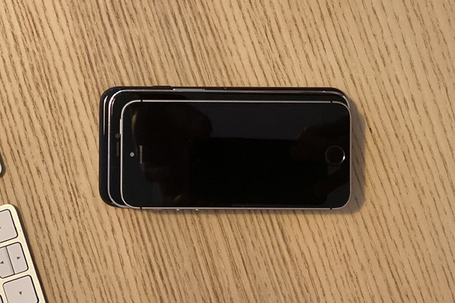 iPhone 12 5,4 inch so kè kích thước cùng iPhone 7 và SE gốc - 4