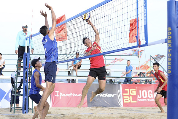 Dàn bóng hồng xinh đẹp tại giải vô địch bóng chuyền bãi biển 4x4 Quốc gia 2020 - 2