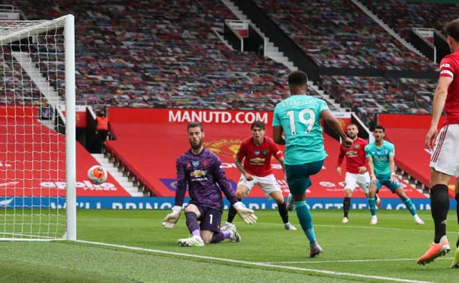 Pha khép góc lỗi của De Gea