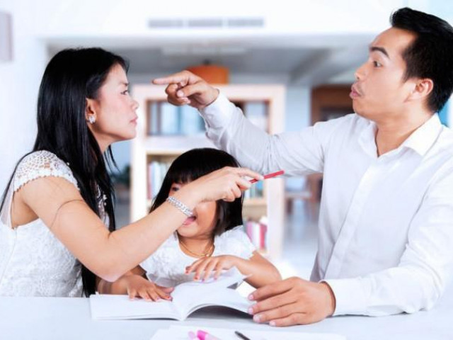 Bạn trẻ - Cuộc sống - Bi hài ông bố tới "bắt đền" trung tâm xét nghiệm ADN