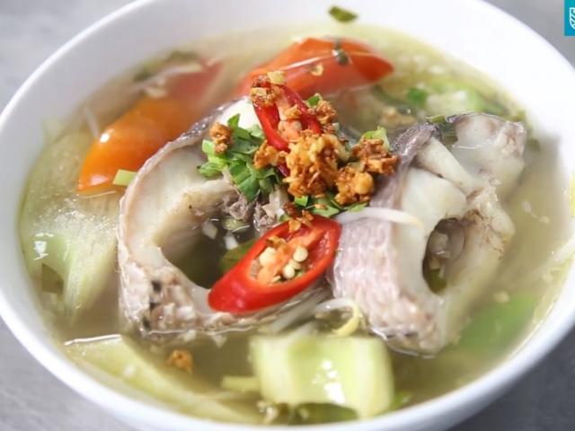 Ẩm thực - Cách làm canh chua cá lóc đơn giản, chuẩn vị cho bữa cơm ngày hè thêm hấp dẫn
