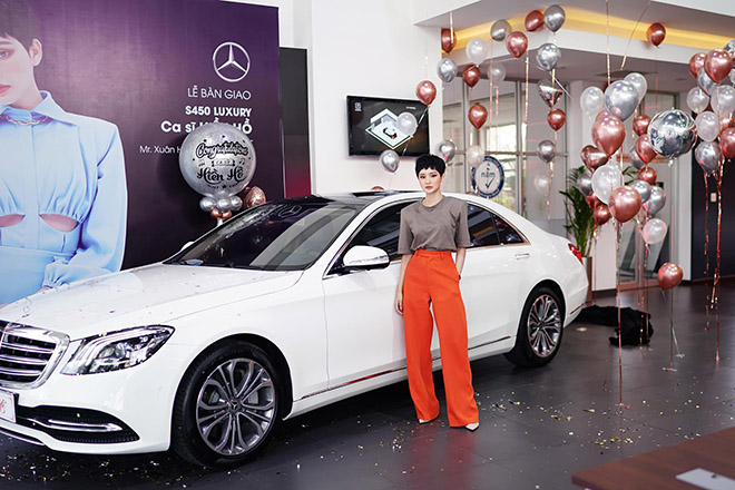 Nữ ca sĩ Hiền Hồ tậu Mercedes-Benz S450L Luxury gần 5 tỷ đồng - 2