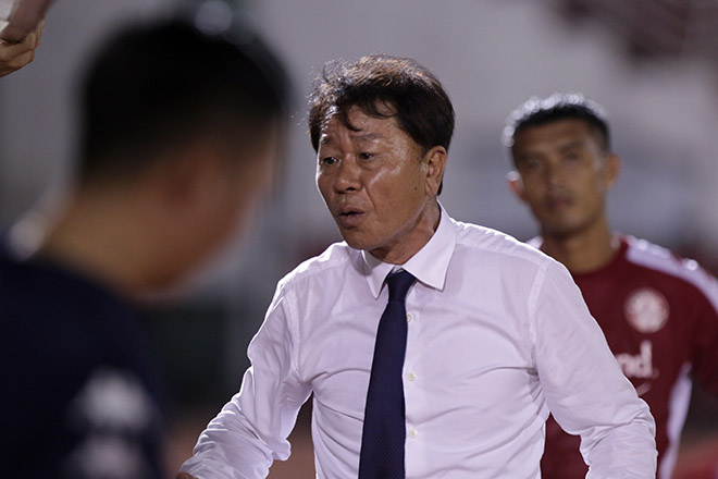 HLV Chung Hae Soung không hài lòng về tinh thần thi đấu của các cầu thủ TP.HCM.