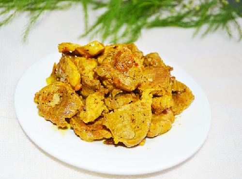 Ăn thịt nạc rang nghệ tốt cho mẹ sau sinh