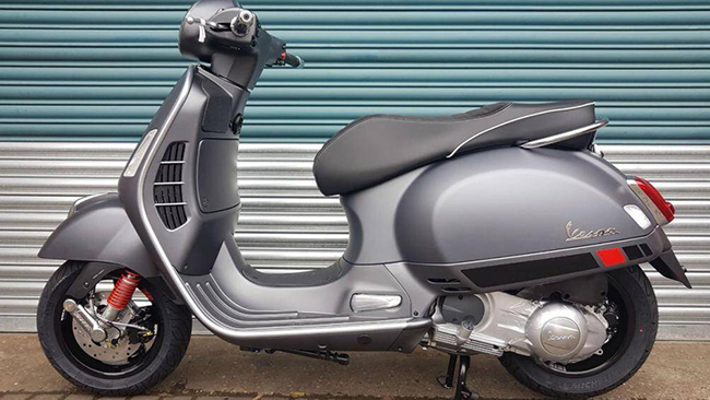 Vespa GTS Supper Sport 300: 129 triệu đồng
