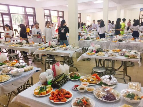 Gala tổng kết năm học sang chảnh như tiệc cưới, dân mạng để lại bình luận thích thú - 3