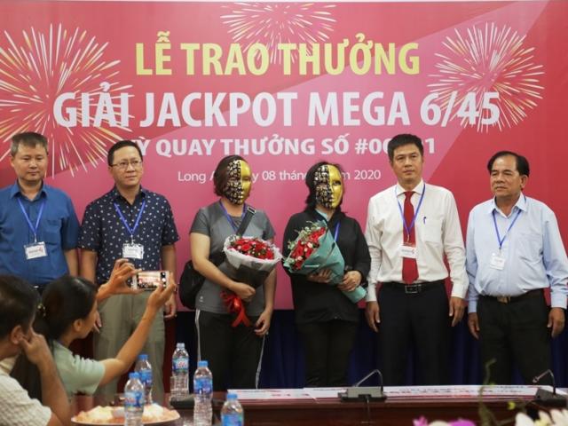 Tin tức trong ngày - Tin tức 24h qua: Người phụ nữ bỗng thành tỉ phú sau lần đón con đi học về