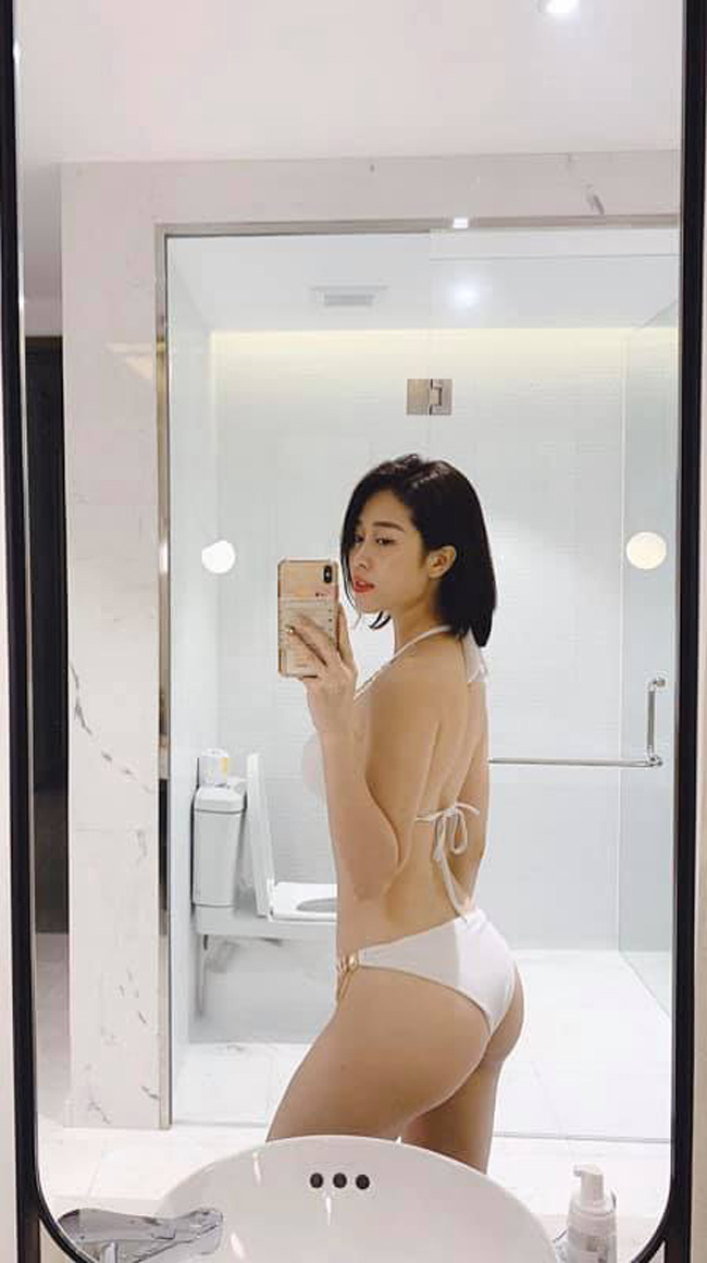 Nữ diễn viên Cẩm Nhung của loạt series hài Tết "Làng ế vợ" ngày một quyến rũ với thân hình gợi cảm.
