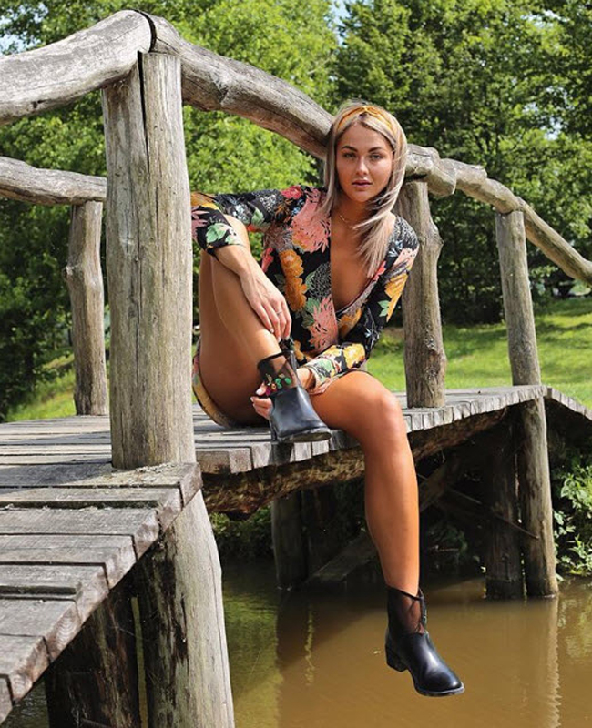 Chân dài Osachuk đang dần trở thành tên tuổi hot của làng bóng chuyền nữ tại Ukraina.
