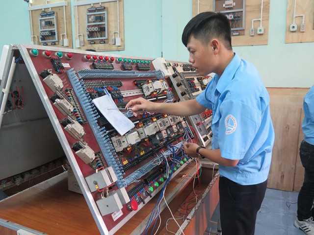 Giáo dục - du học - Nhiều ngành hấp dẫn phải đóng cửa sớm vì đông thí sinh