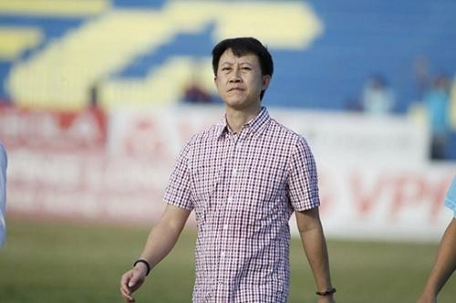 Hai “kẻ đóng thế” làm “chao đảo” V-League 2020 - 2